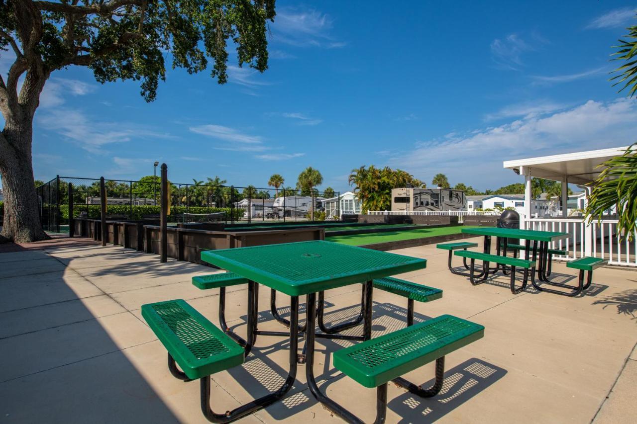 Groves Rv Resort Harlem Heights 외부 사진